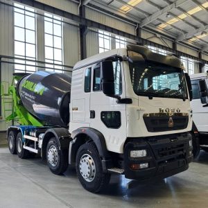 remanufactured Howo TX 8X4 350 12 CBM concrete mixer truck (1)