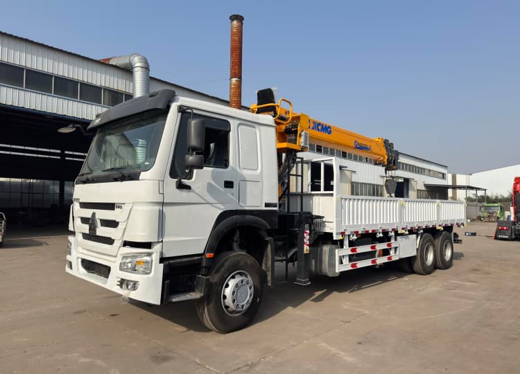 Remanufactured Crane Truck Howo Truck-Mounted Crane with XCMG 11-Ton Boom 3 remanufactured crane truck Howo truck-mounted crane with XCMG 11-ton boom