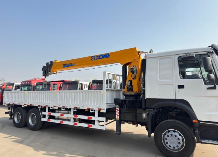 Remanufactured Crane Truck Howo Truck-Mounted Crane with XCMG 11-Ton Boom 6 remanufactured Howo truck-mounted crane with XCMG 11-ton boom (2)