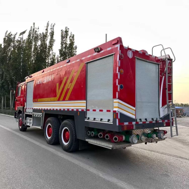 Remanufactured SHACMAN F3000 Fire Truck - Image 3