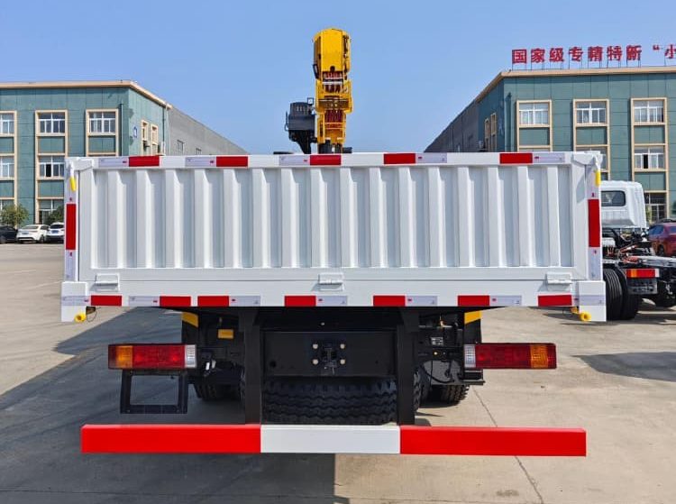 Rebuilt Crane Truck SHACMAN F3000 Truck-Mounted Crane with XCMG 10-Ton Boom 6 remanufactured shacman F3000 crane truck (1)