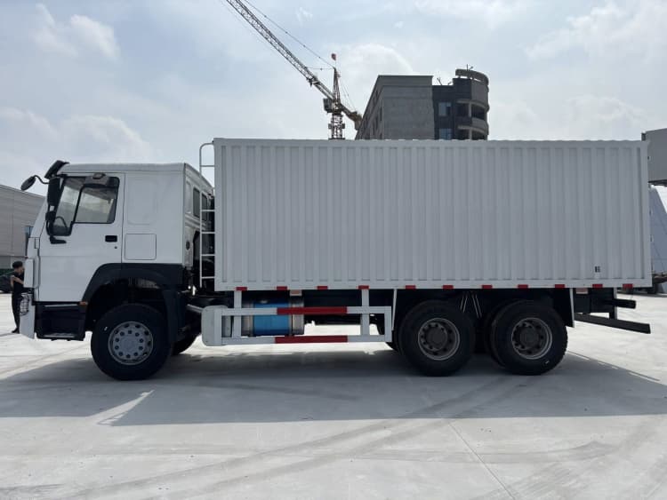 Reman Howo 371 Cargo Box Truck 6×4 4 reman box cargo truck | reman howo box truck