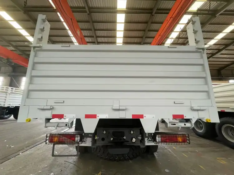 Reman Howo 400 6×4 Fence Cargo Truck 5 reman sinotruk cargo truck | reman howo 6×4 fence truck
