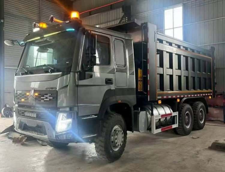 Reman Sinotruk Howo V7X 371 10 Wheel Tipper Truck 2 reman sinotruk v7x | reman trucks tippers | reman sino howo 371